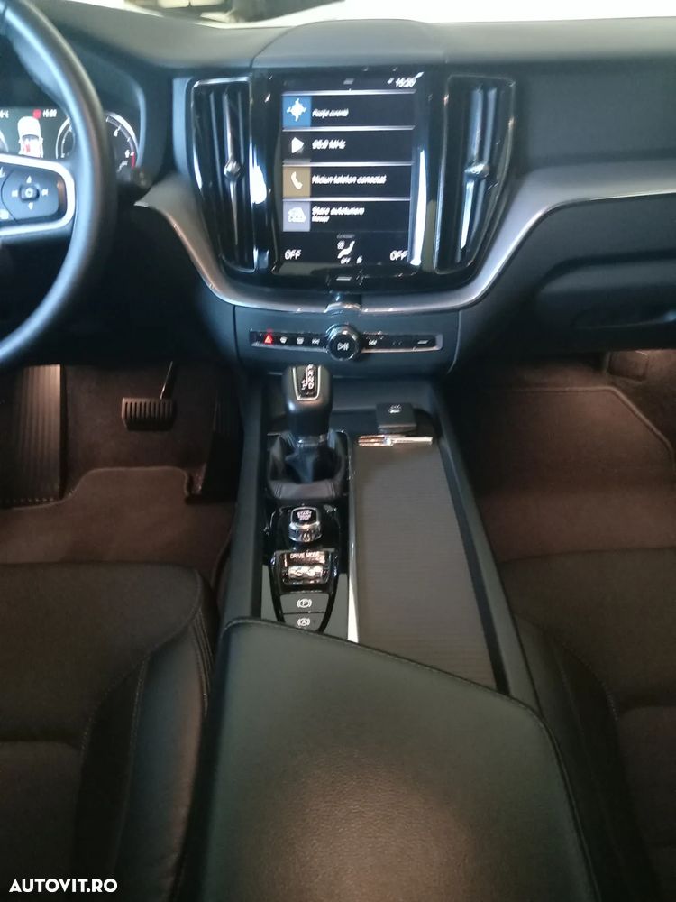Volvo XC 60 D4 Momentum Pro - 31