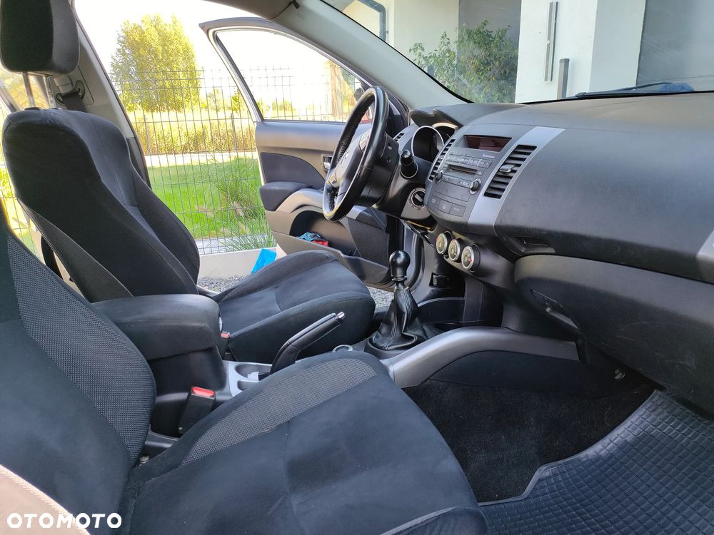 Mitsubishi Outlander 2.2 DID Instyle - 13