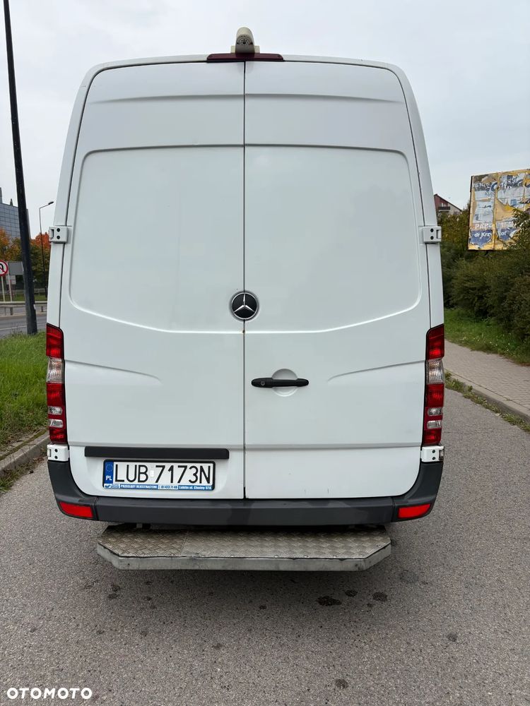 Mercedes-Benz Sprinter - 12