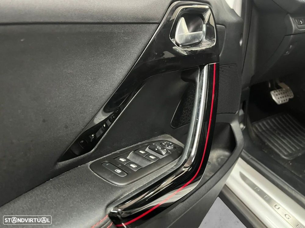 Peugeot 2008 - 12