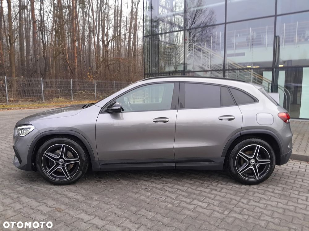 Mercedes-Benz GLA 200 AMG Line - 3