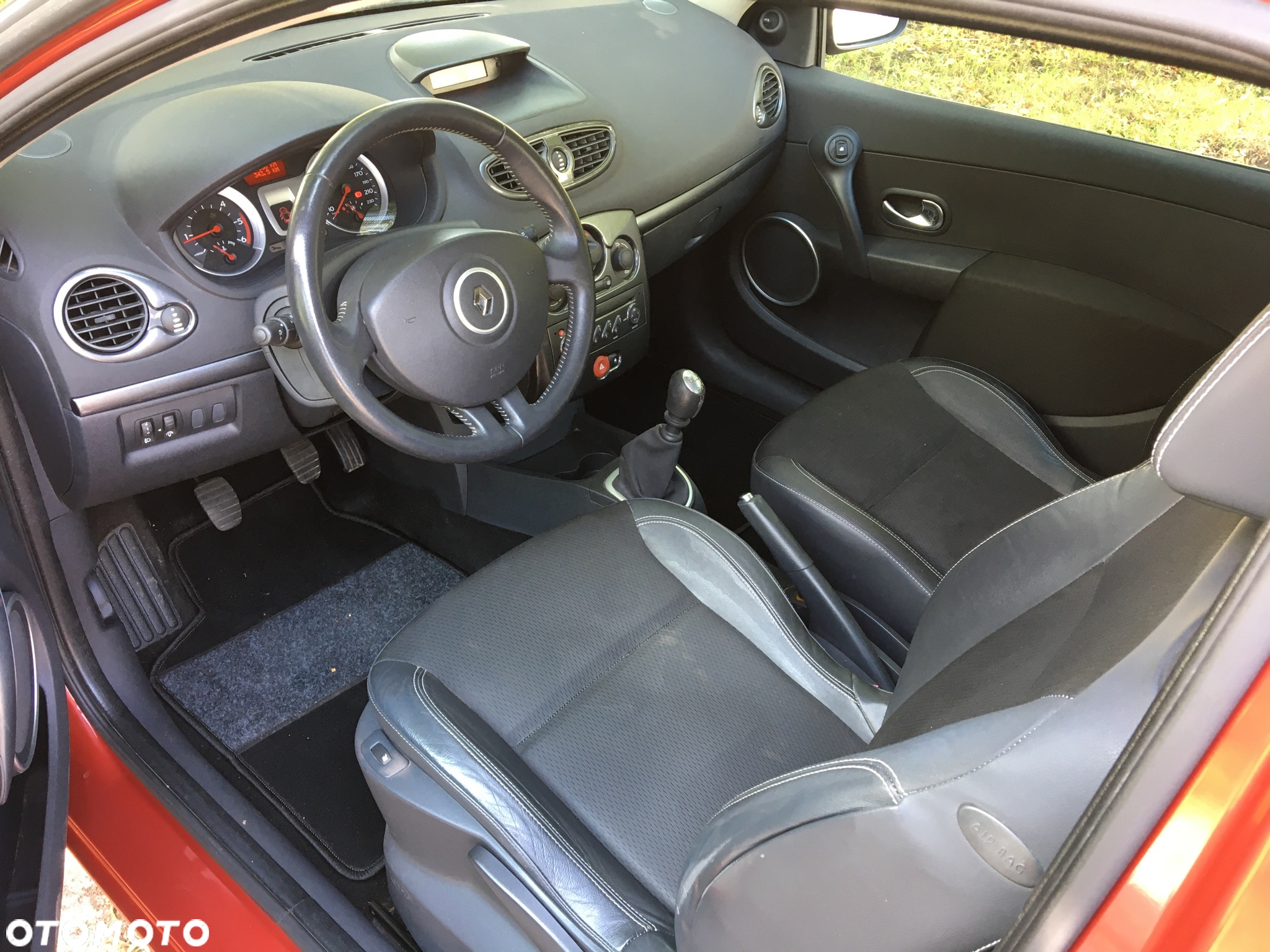 Renault Clio 1.5 dCi FAP Privilege - 9