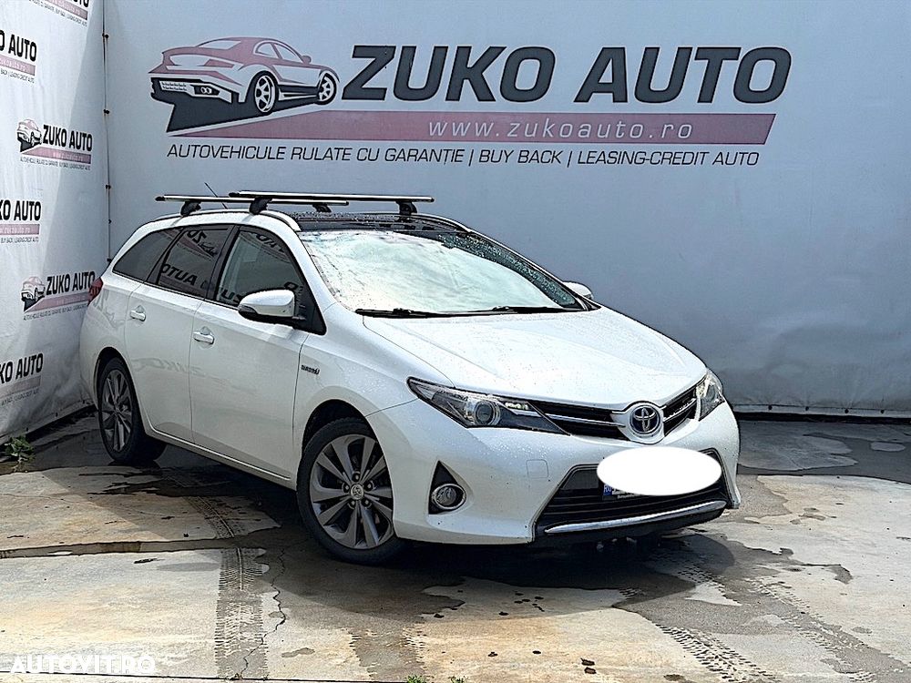 Toyota Auris 1.8 L VVT-i Luna - 1