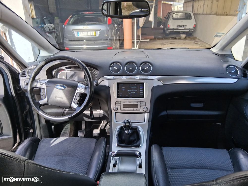 Ford S-Max 2.0 TDCi Titanium 7L - 24