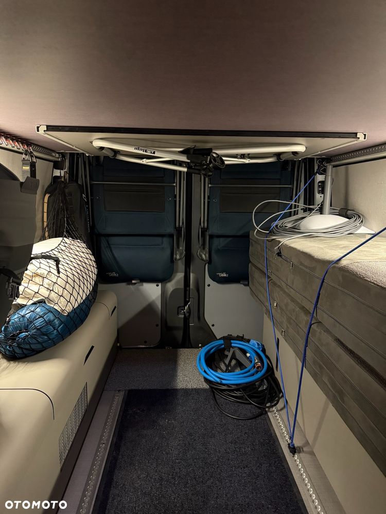 Mercedes-Benz Sprinter - 13