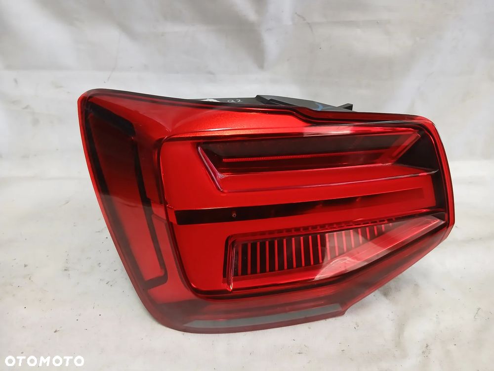 Audi Q2 lampa tył tylna led neon  lewa 81A945091B - 1