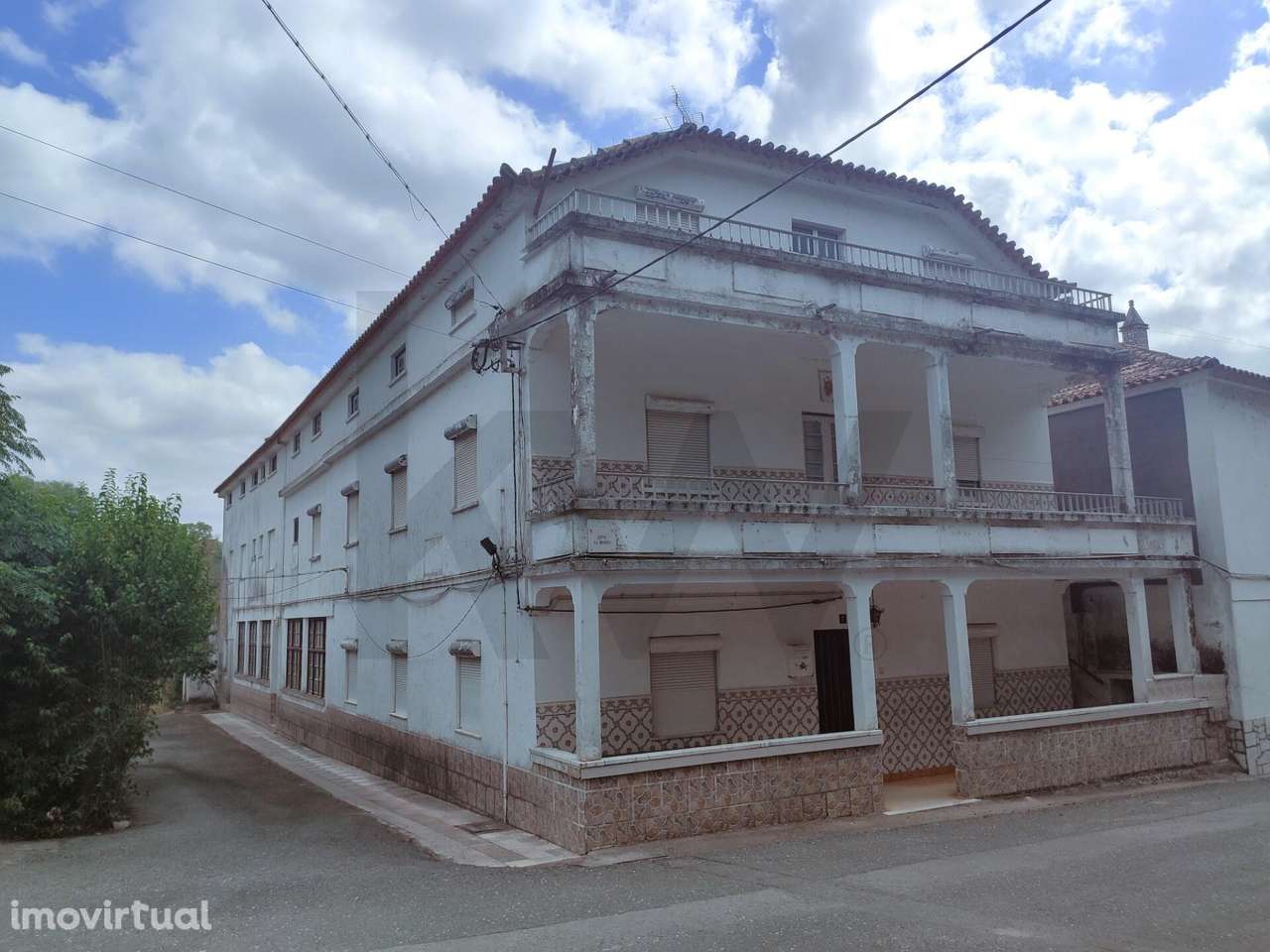 Pensão com  800m2 para recuperar, junto ao Balneário das Termas de Mon - Grande imagem: 3/60