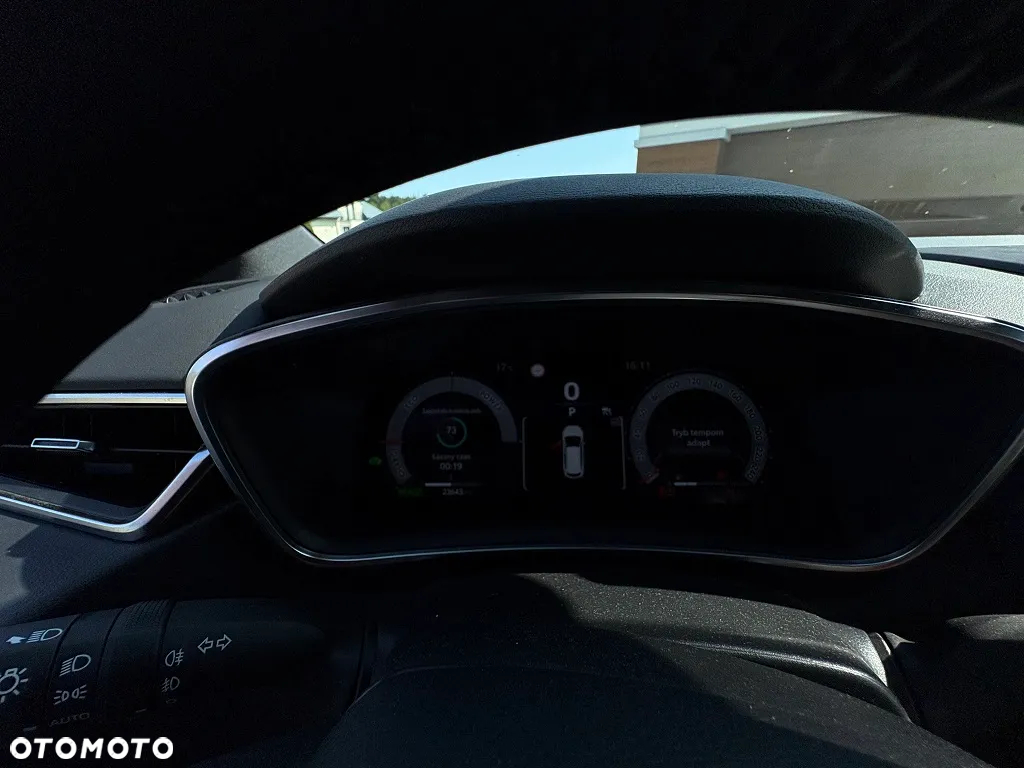 Toyota Corolla 1.8 Hybrid Comfort - 23