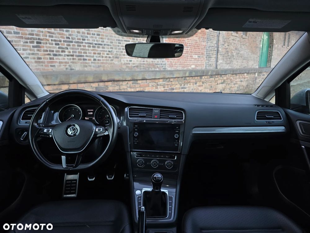 Volkswagen Golf - 18