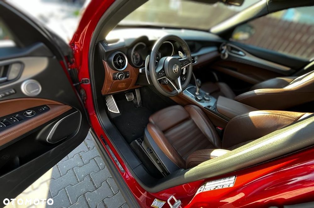 Alfa Romeo Stelvio 2.0 Turbo 16V AT8-Q4 Ti - 20