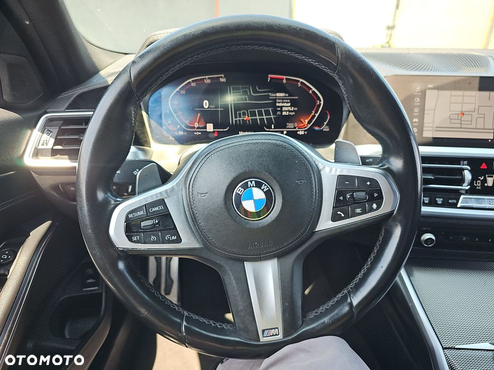 BMW Seria 3 330i M Sport - 8