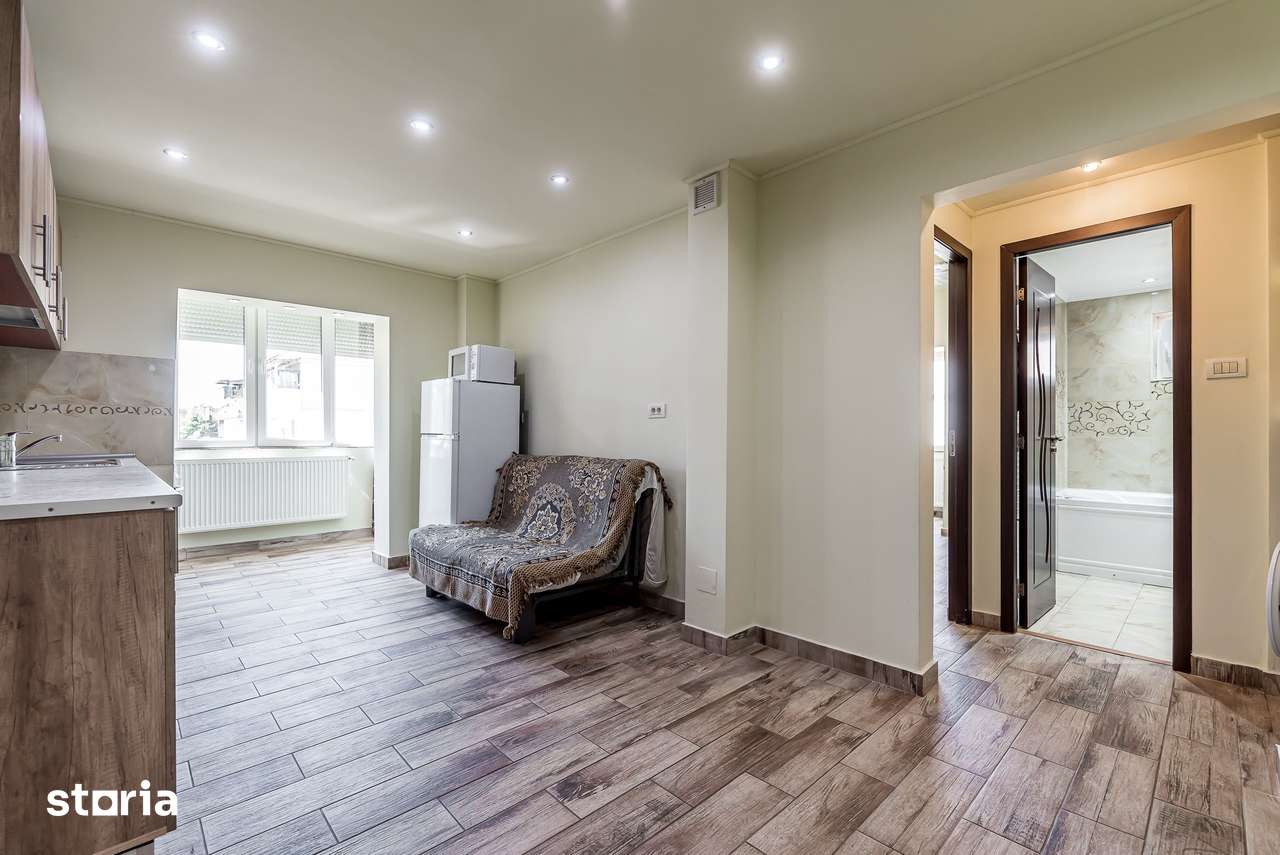 VANDUT! Ap 2 camere, renovat, 2 balcoane. Cartier Alfa Arad — fotografia 2
