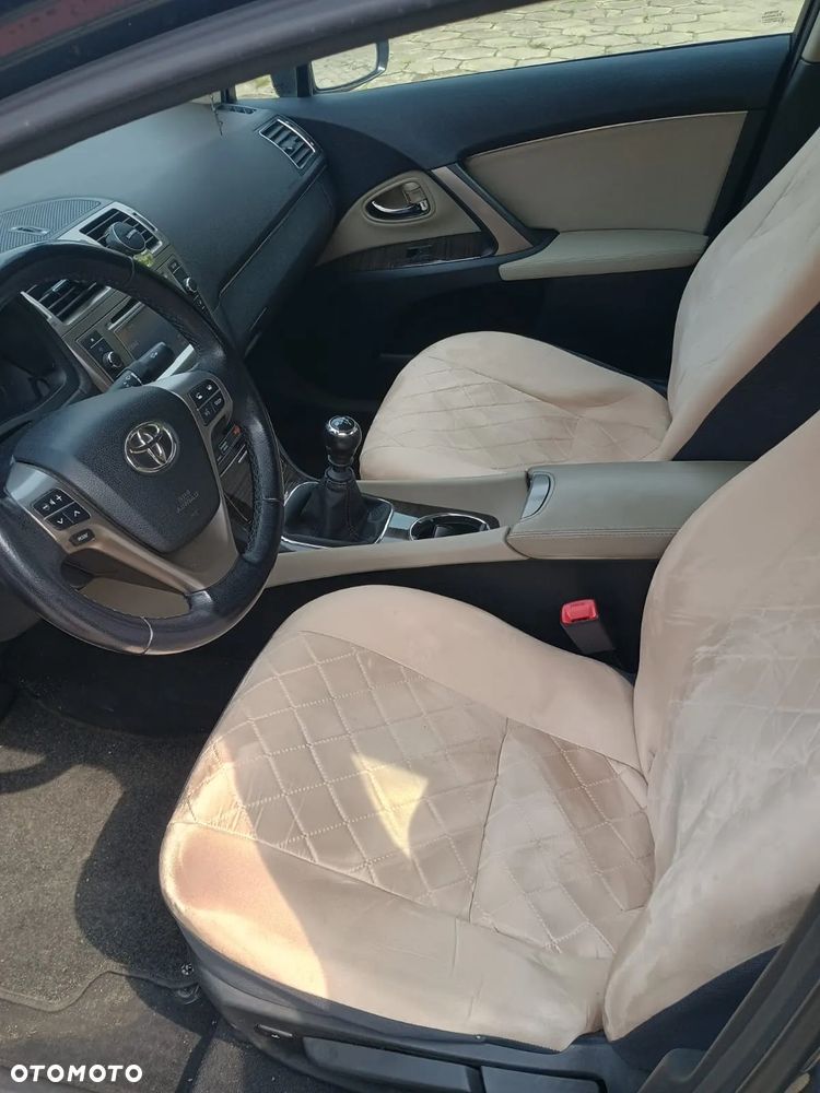 Toyota Avensis 1.8 Luna - 6