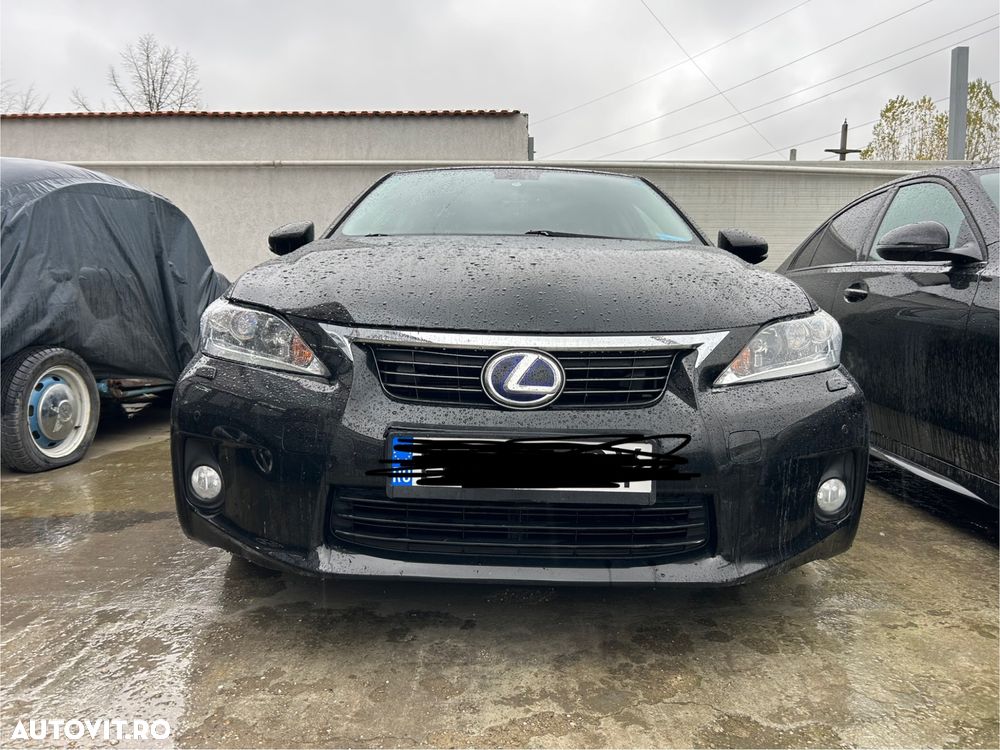 Lexus CT - 1