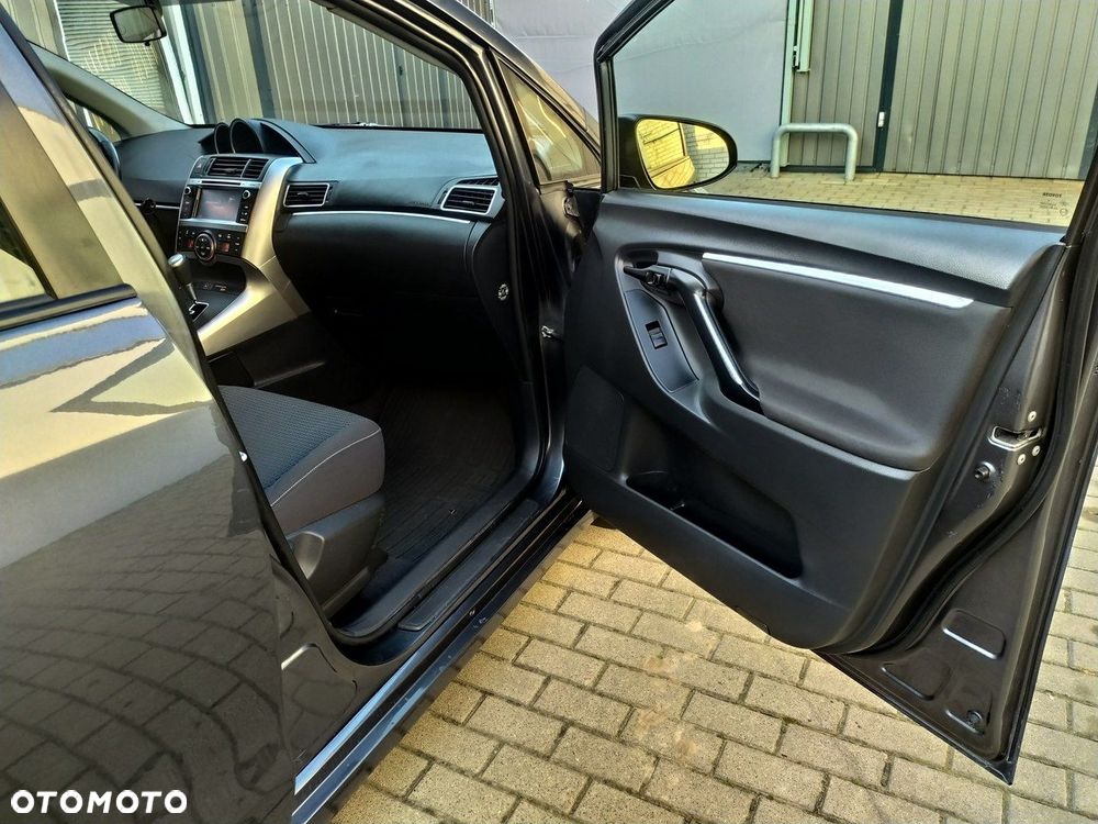 Toyota Verso 1.8 Premium 7os MS - 23