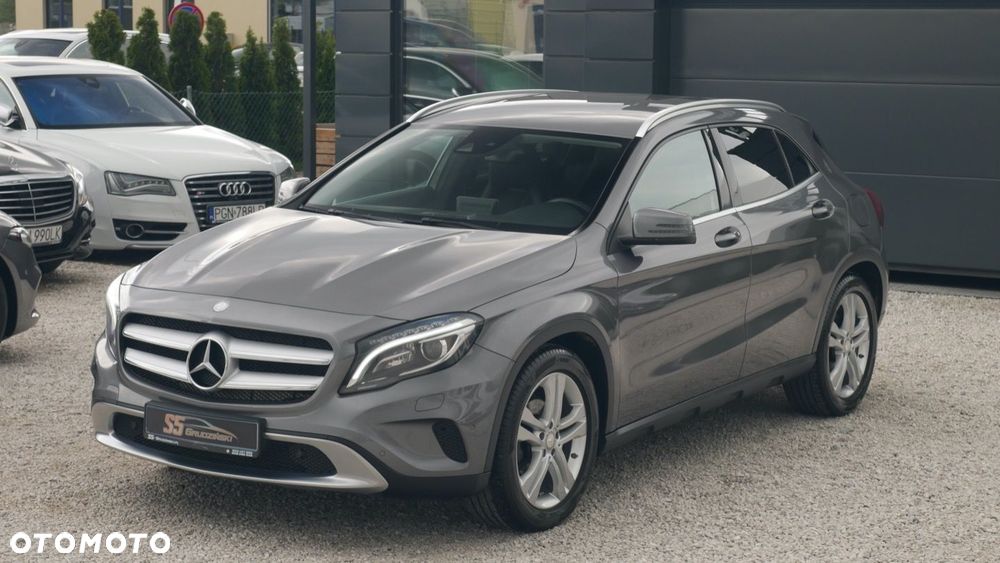 Mercedes-Benz GLA - 4