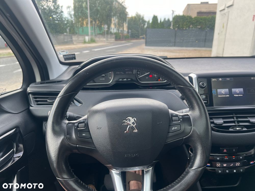 Peugeot 208 1.6 BlueHDi Allure S&S - 12