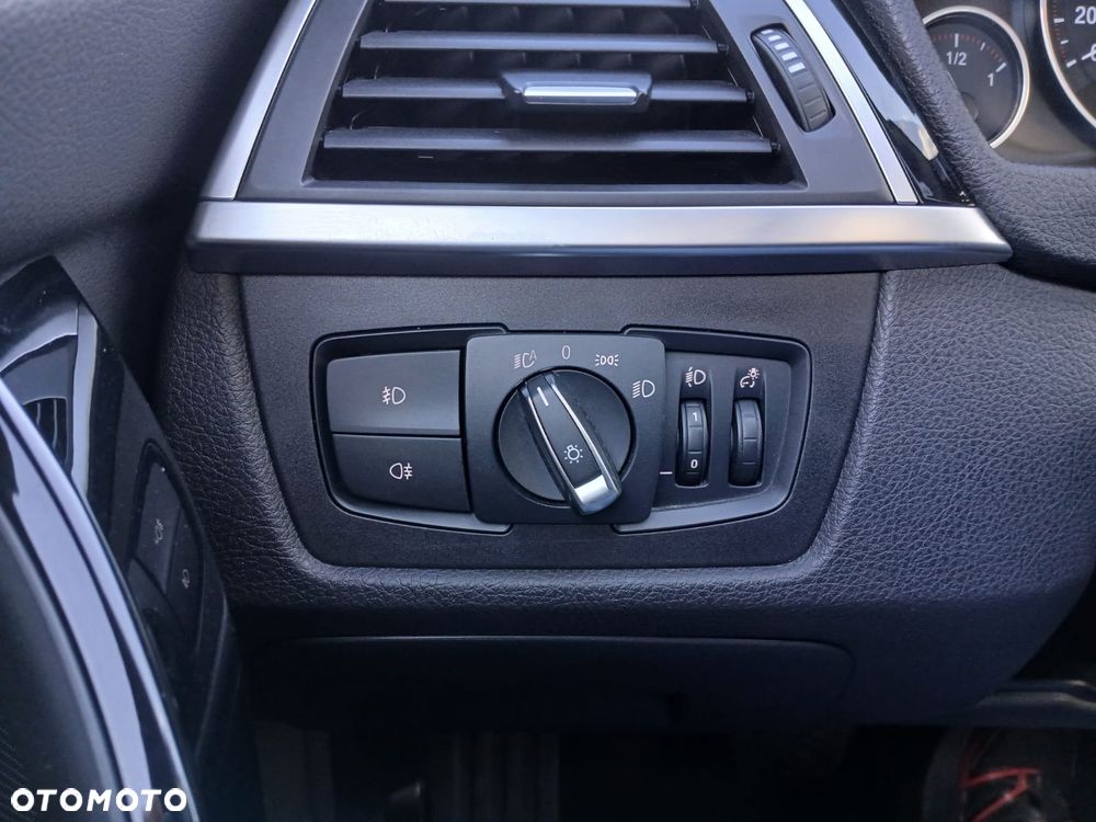 BMW Seria 3 320i GPF M Sport Shadow sport - 12