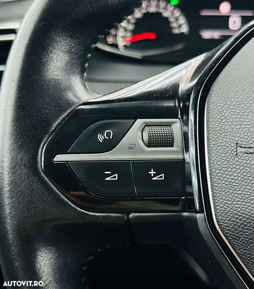 Peugeot 208 BlueHDi 100 Allure Pack - 25