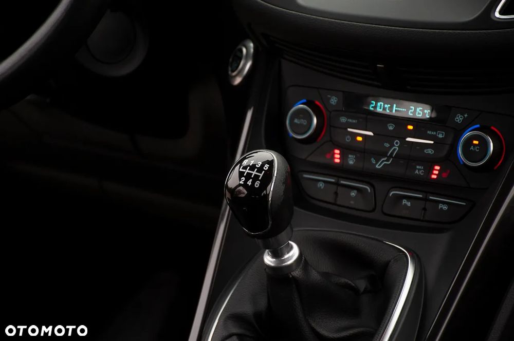 Ford C-MAX 1.5 EcoBoost STart-Stopp-System TITANIUM - 23