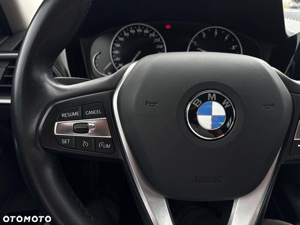 BMW Seria 3 318i - 17