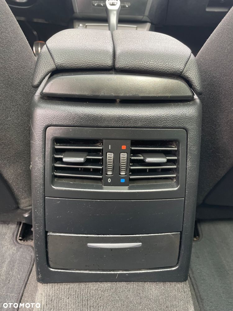 BMW Seria 3 - 34