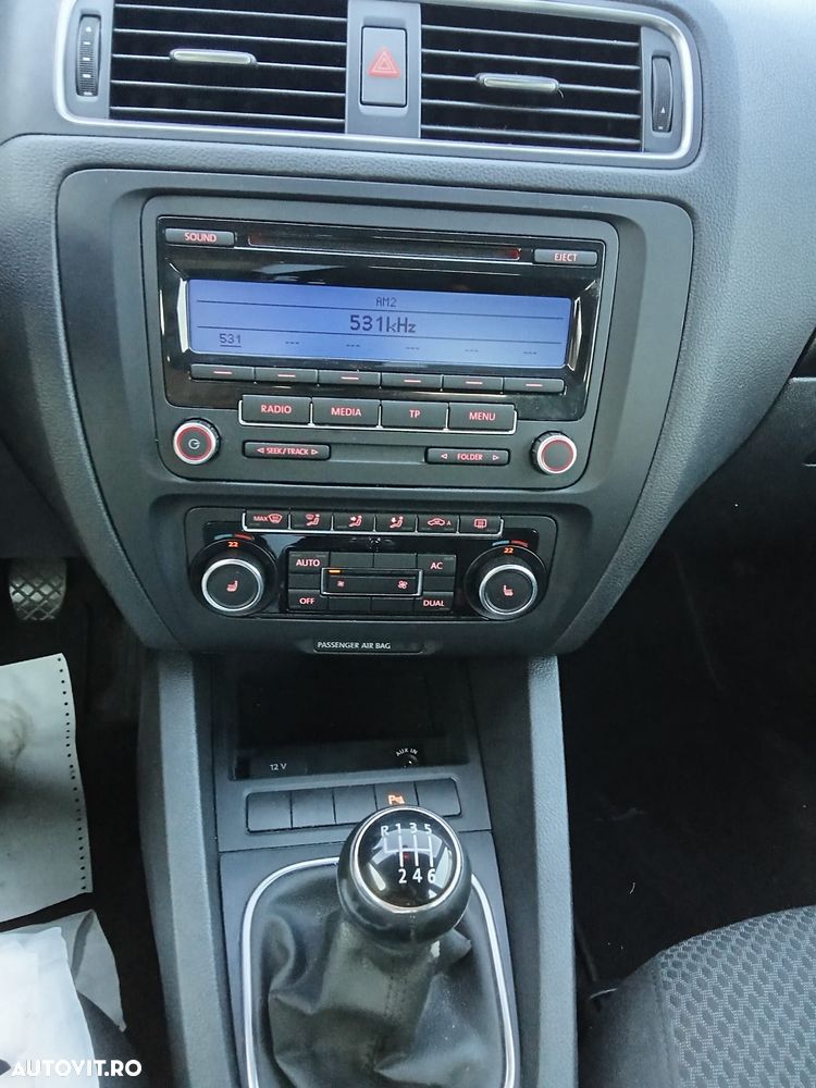 Volkswagen Jetta 1.2 TSI Life - 5