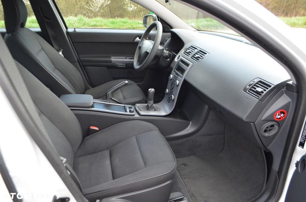 Volvo S40 1.6 Sport - 23