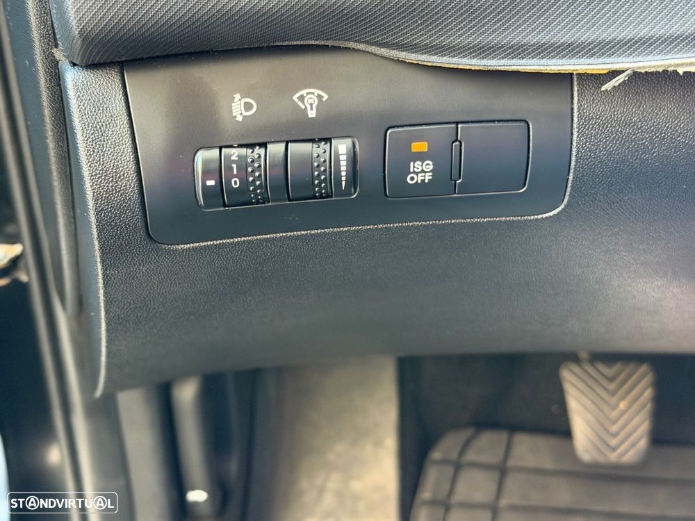 Kia Ceed S Coupé 1.4 CVVT EX ISG - 32