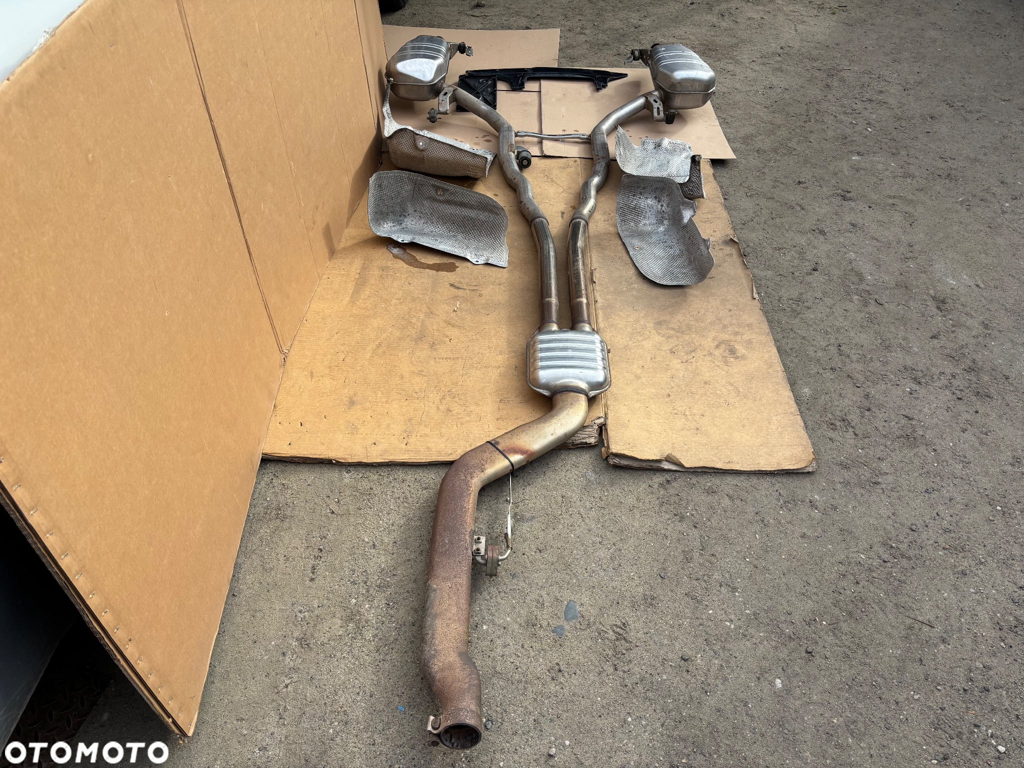 Bmw 5 F10 F11 535d Oryginalny Kompletny Wydech Tłumik Końcowy Środkowy Końcówki Wydechu Osłona Termiczna Zaślepka Schowka 7807103 7207269 7207270 7193500 7314091 8049236 7812394 7812397 7193499 Rura Wydechu Dwie Końcówki - 7