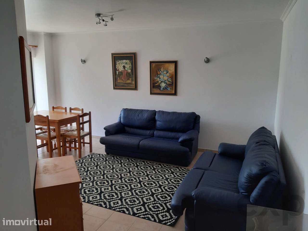 Apartamento com dois quartos na configuração atual, piscina e garagem - Grande imagem: 2/14
