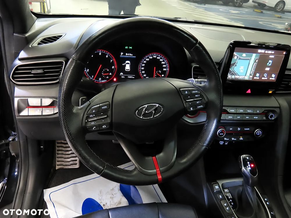 Hyundai Veloster - 8