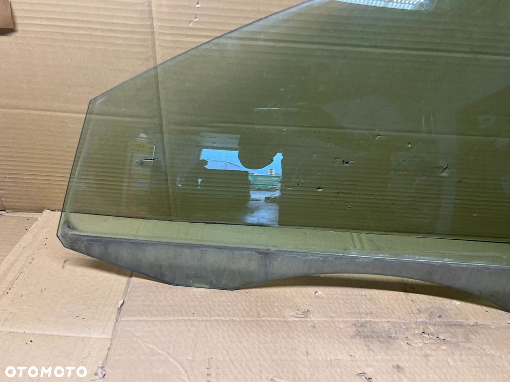 Szyba lewy przód przednia lewa VW Passat B6 AS2 06r - 2