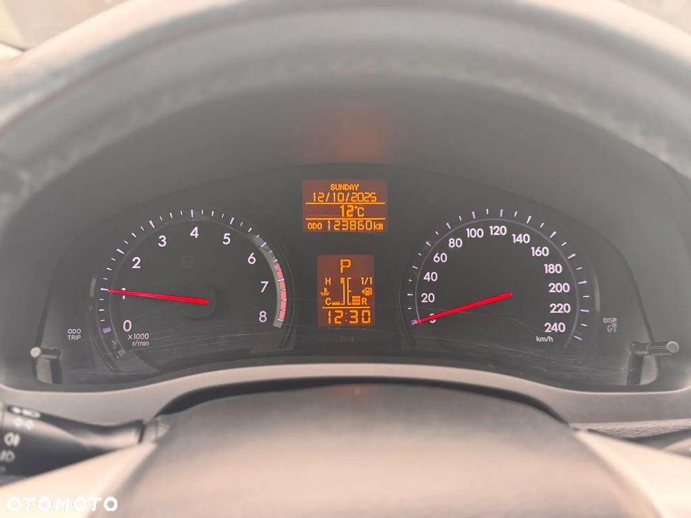 Toyota Avensis 1.8 Style MS - 10
