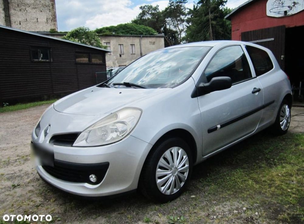 Renault Clio 1.2 16V Campus - 2