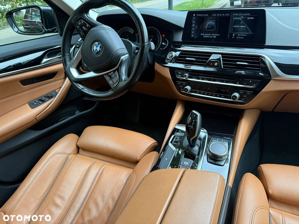 BMW Seria 5 530i xDrive Luxury Line - 17