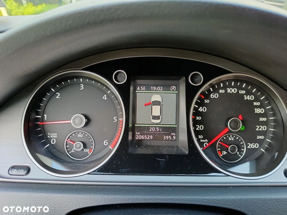 Volkswagen Passat 2.0 TDI DSG BlueMotion Technology Comfortline - 18