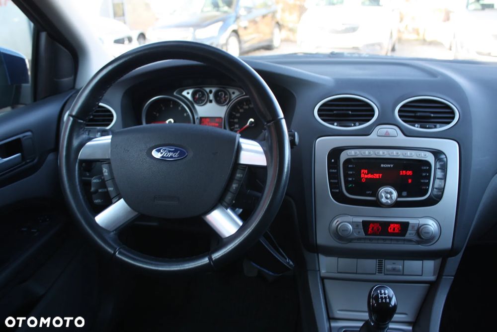 Ford Focus 1.6 16V Titanium - 20