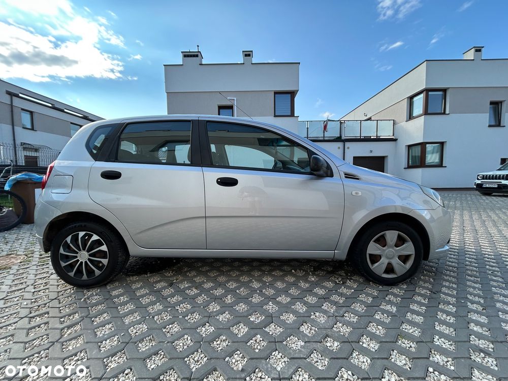 Chevrolet Aveo 1.2 16V Base / Classic - 4