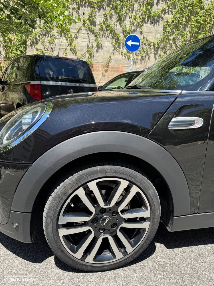 MINI 5 Portas Cooper D - 17