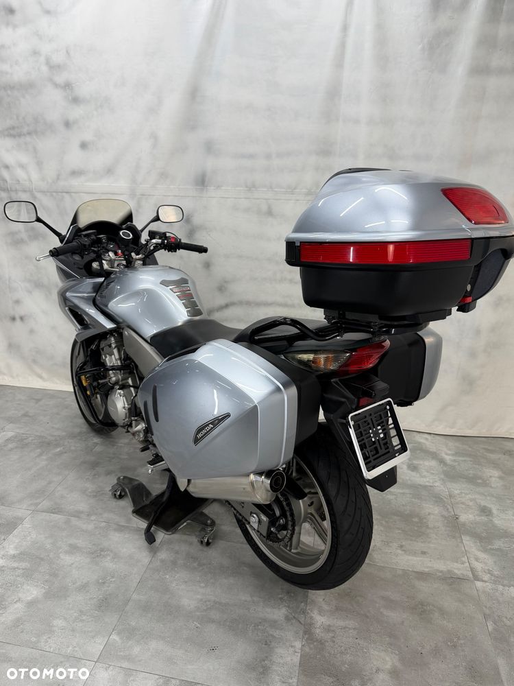 Honda CBF - 24