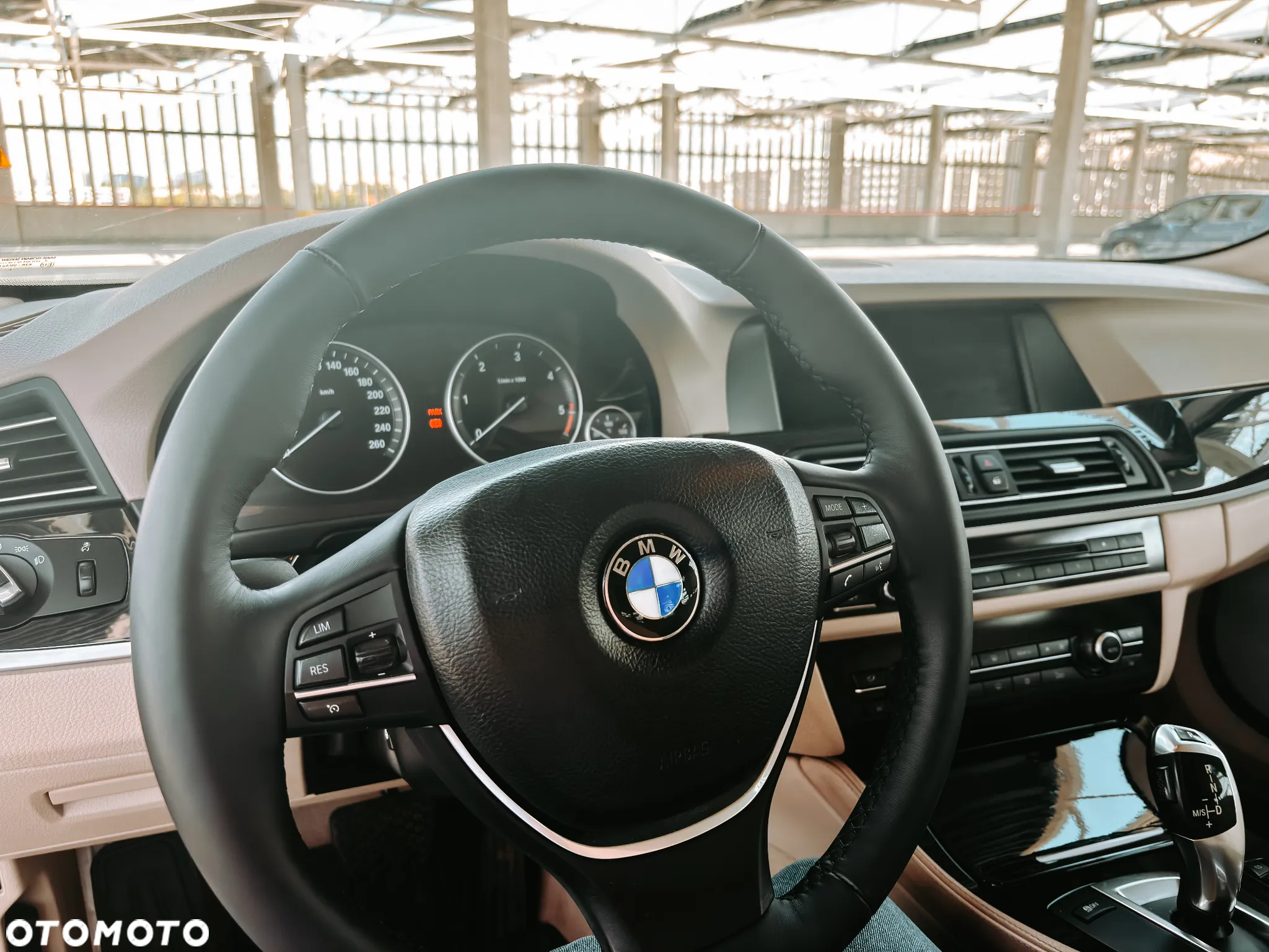 BMW Seria 5 520d Touring - 12