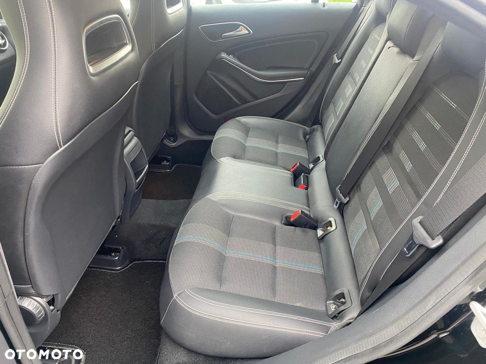 Mercedes-Benz CLA - 24