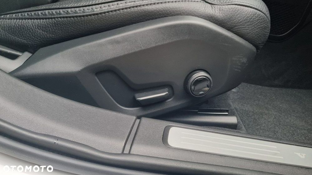 Volvo V90 Cross Country - 27