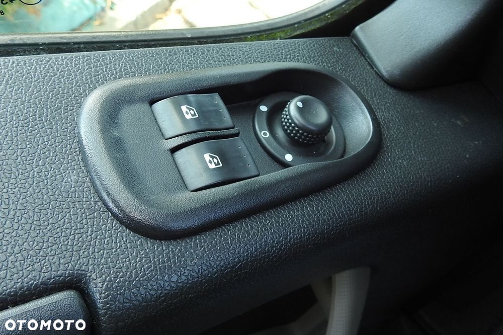 Renault MASTER PLANDEKA 8 PALET WEBASTO KLIMATYZACJA TEMPOMAT PNEUMATYKA  170KM - 29