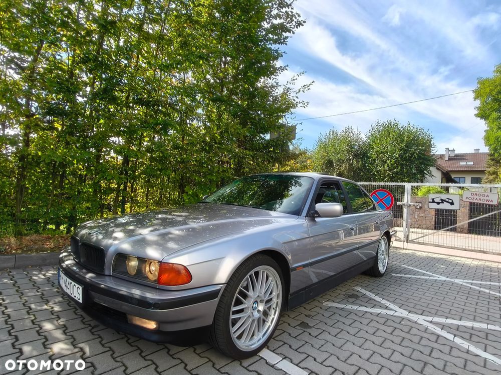 BMW Seria 7 - 17