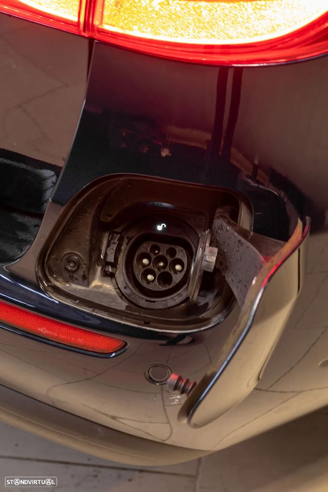 Mercedes-Benz E 300 9G-TRONIC Exclusive - 14