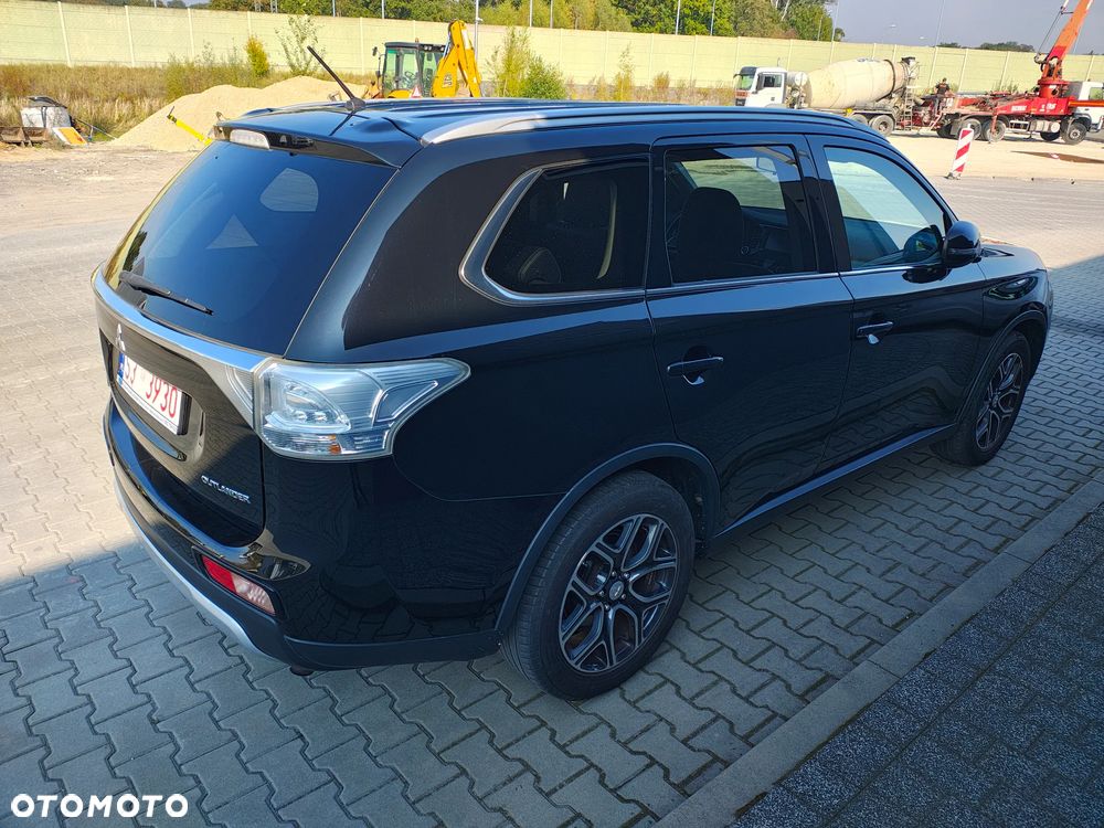 Mitsubishi Outlander - 8