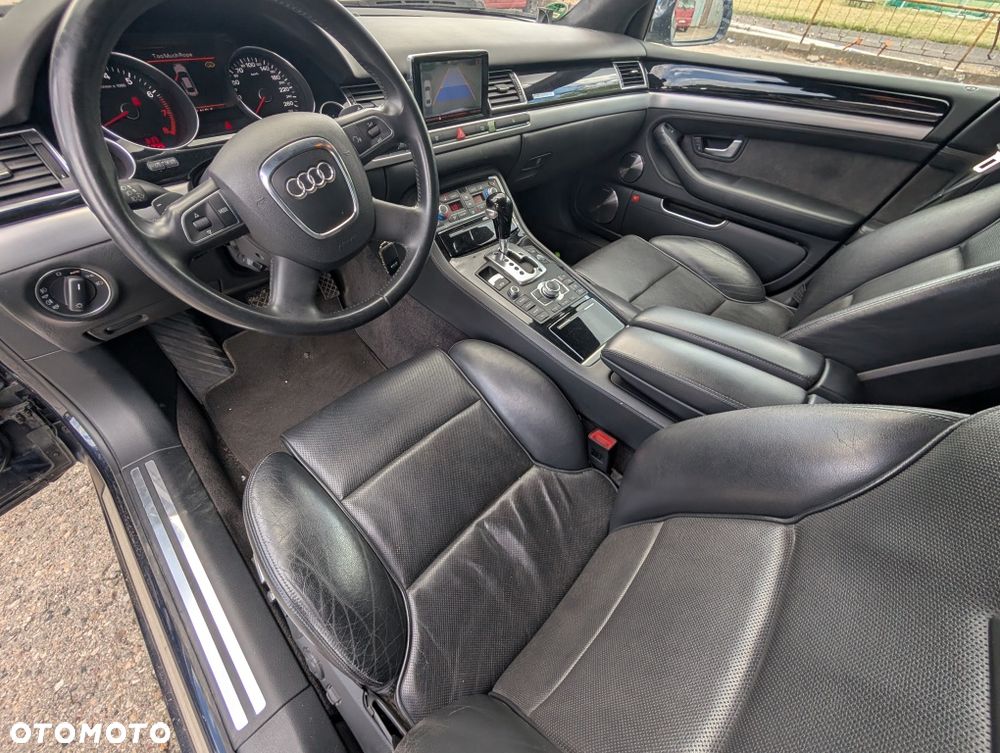 Audi A8 - 8