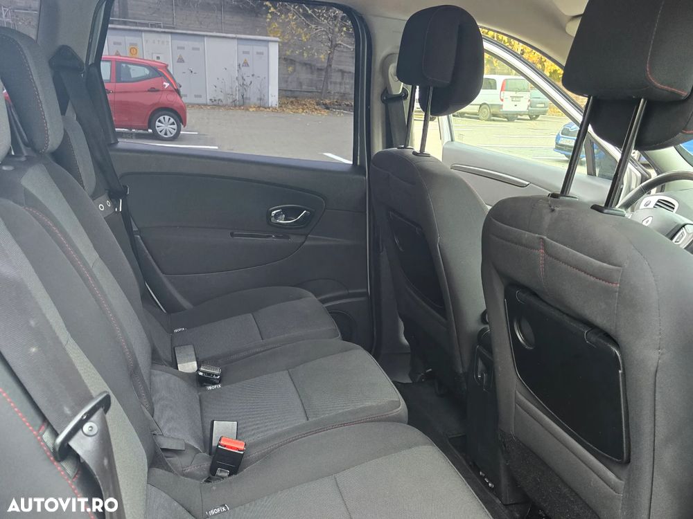 Renault Grand Scenic dCi 110 EDC Paris - 17